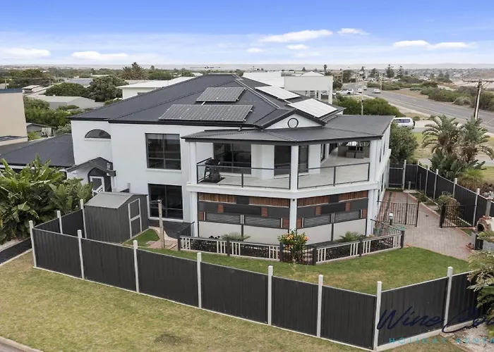 Ocean Views And Vineyards By Wine Coast Holiday Rentals