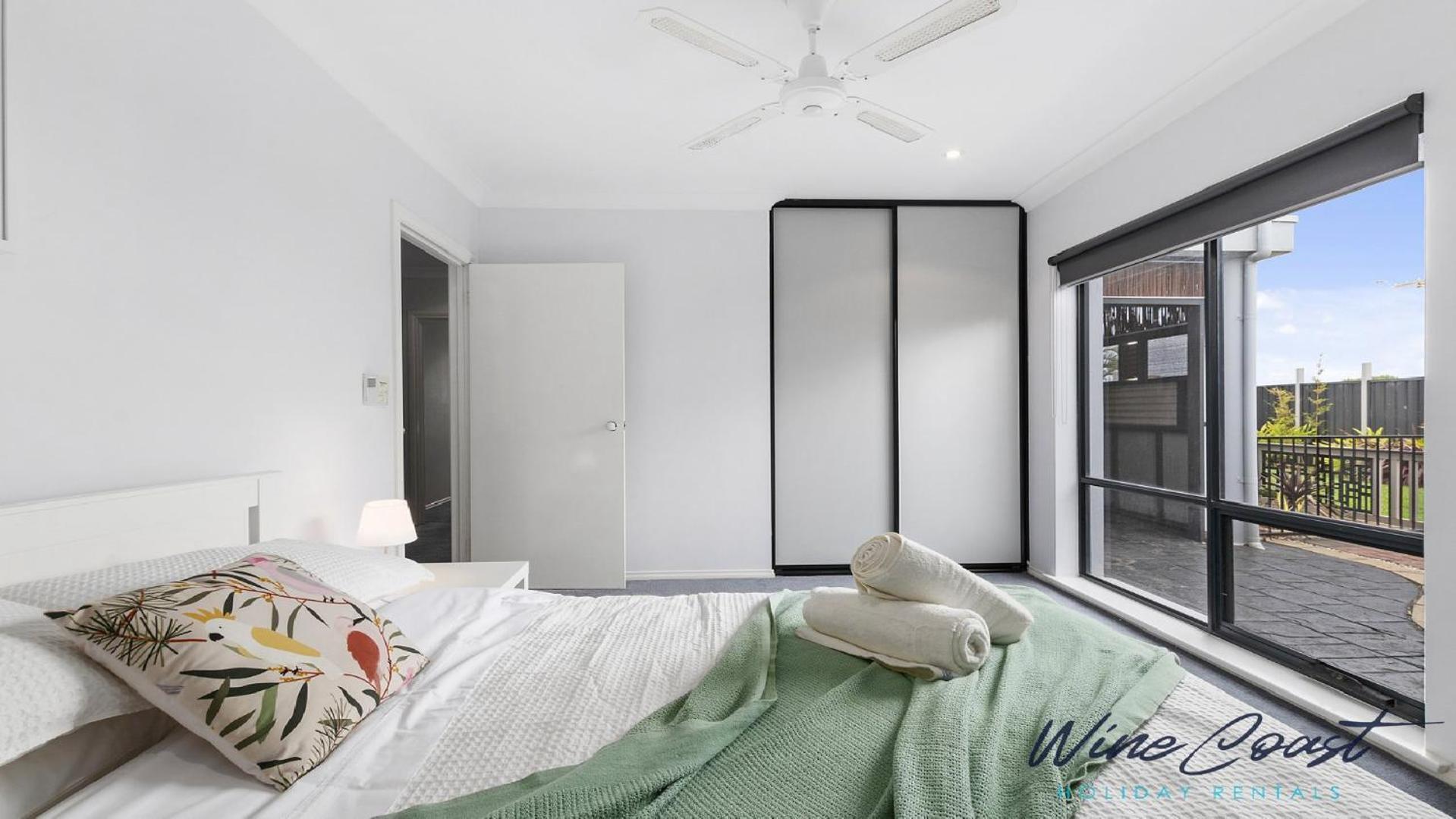 Ocean Views And Vineyards By Wine Coast Holiday home Seaford