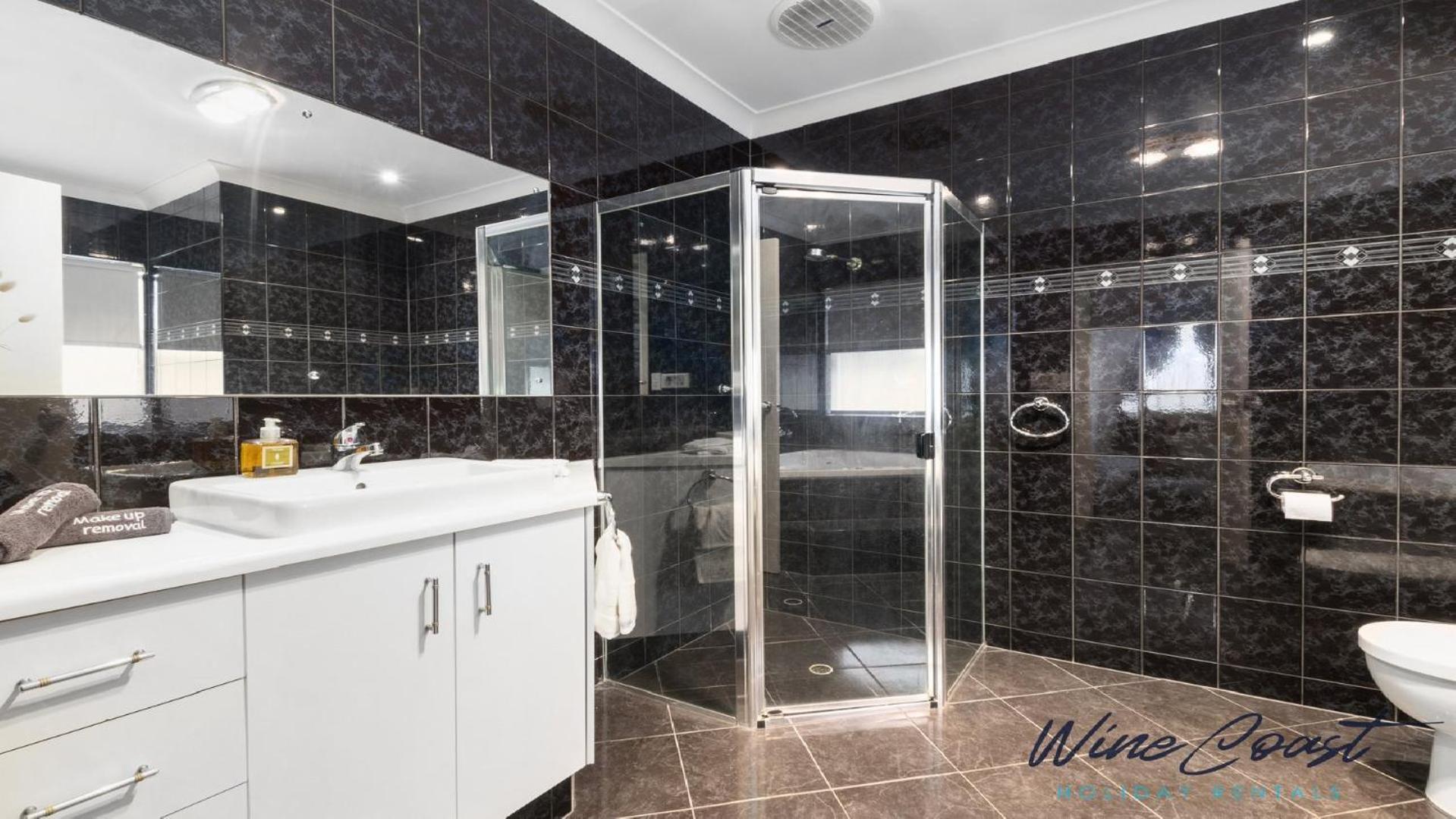 Holiday home Ocean Views And Vineyards By Wine Coast Seaford