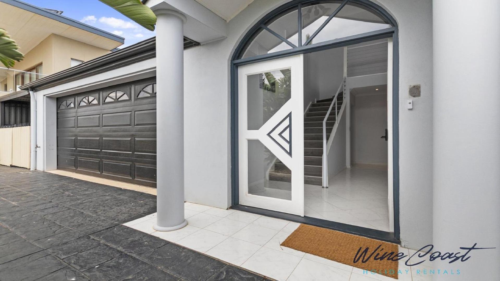 Ocean Views And Vineyards By Wine Coast * Seaford